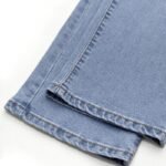 Blå denim jeans med slitesterk twill-vev og autentisk design.