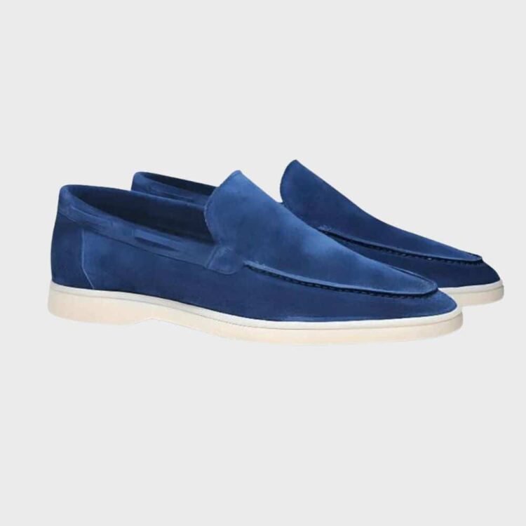 Stilige og elegante blå semskede loafers for menn, perfekt for enhver anledning.