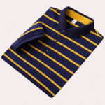 Stilig navy blå polo skjorte med gule striper - moderne design for enhver anledning.